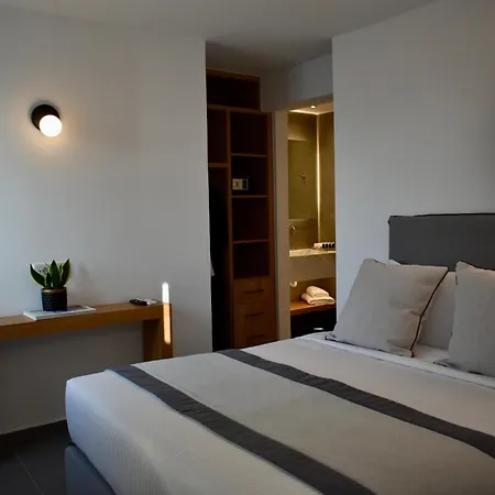 Northia Luxury Tholos (Santorini)